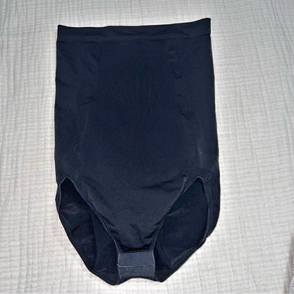 Spanx OnCore Sculpting Briefs w the highest compression level & targeted shaping